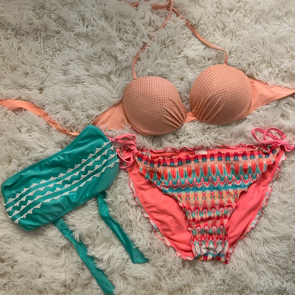 Gorgeous Bikini with two tops